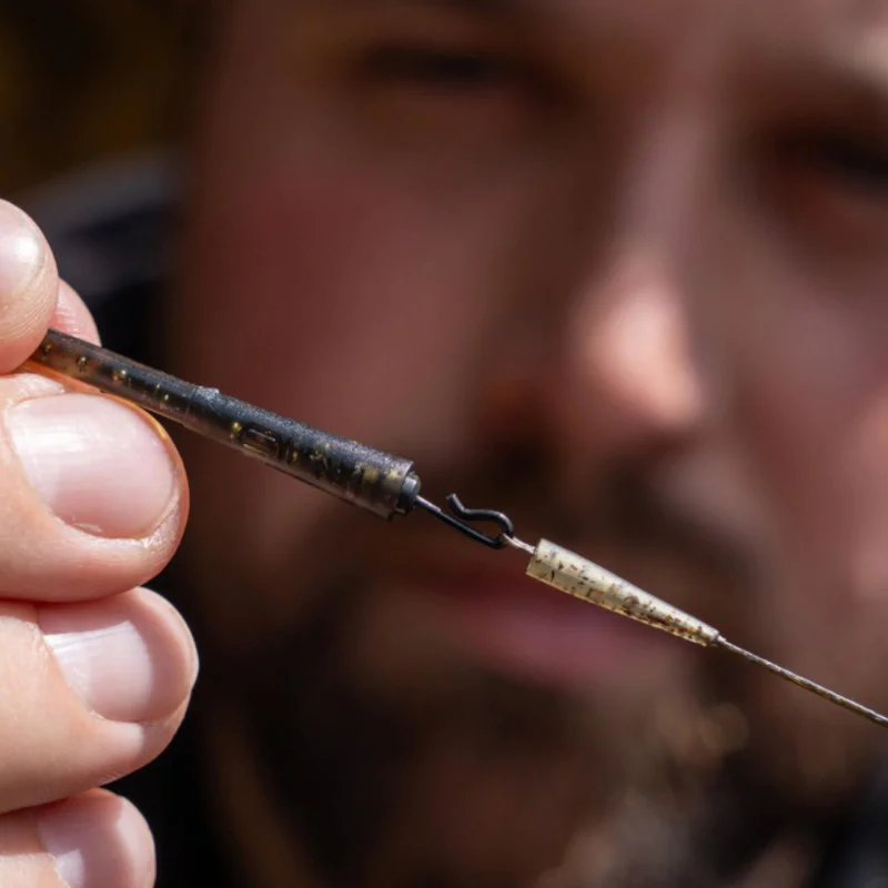 Монтаж за PVA торбичка AVID CARP Outline FleckTone Short Bag Stem - QC