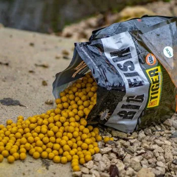 Протеинови топчета DYNAMITE BAITS Big Fish Sweet Tiger and Corn 5kg