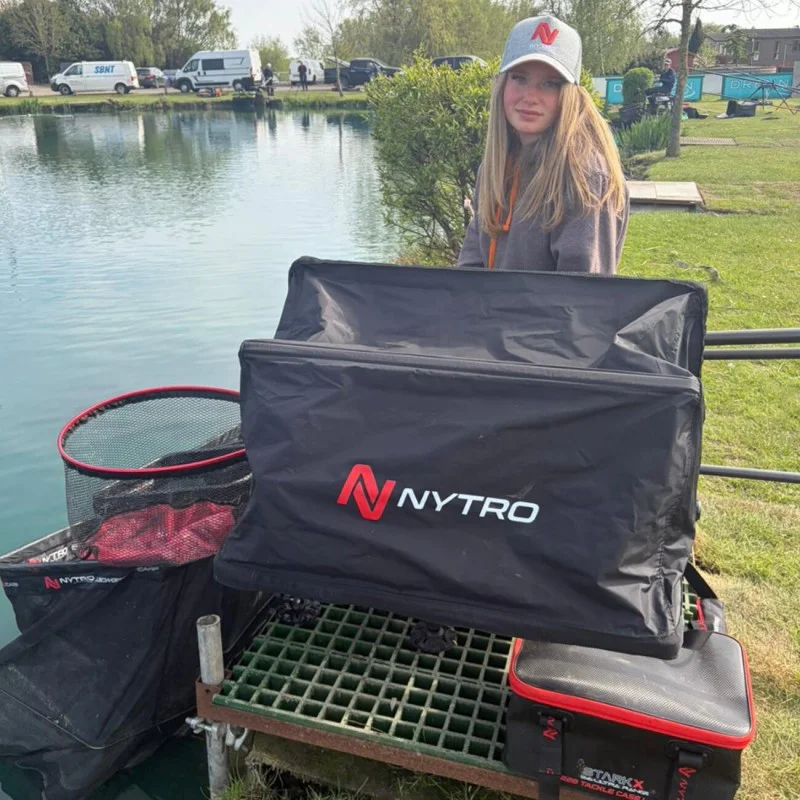 Маса с тента NYTRO SLS36 Hooded Slida Tray L 70x50cm