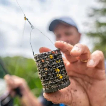 Фидер хранилка за захранване PRESTON Wire Bait Up Feeder 55x40mm