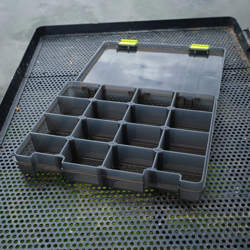 Кутия за аксесоари MATRIX Medium 16 Compartment Shallow