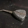 Олово AVID CARP Inline Flat Pear Groove Lead 3oz 85g