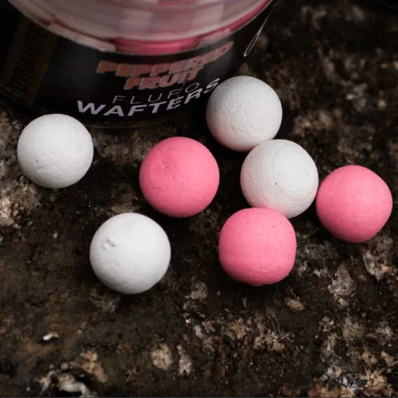 Неутрални топчета за стръв DYNAMITE BAITS Peppered Fruit Fluro Wafters 15mm