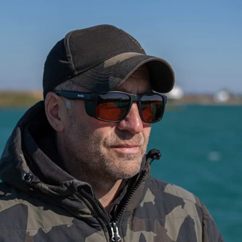 Очила AVID CARP SeeThru Blinker Polarised Sunglasses Brown Lens