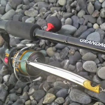 Воблер APIA Punch Line 130 36g