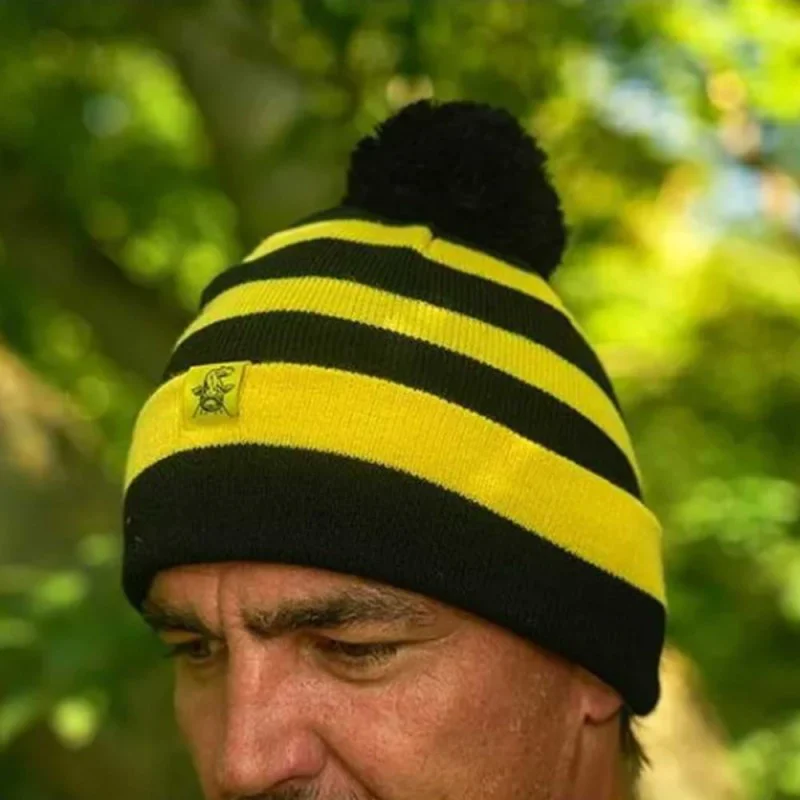 Зимна шапка BLACK CAT Bobble Hat