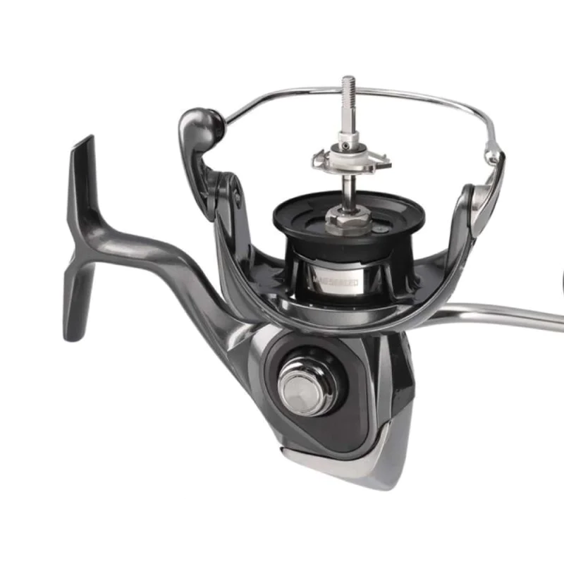 Макара преден аванс DAIWA 24 Luvias LT 2000S-P