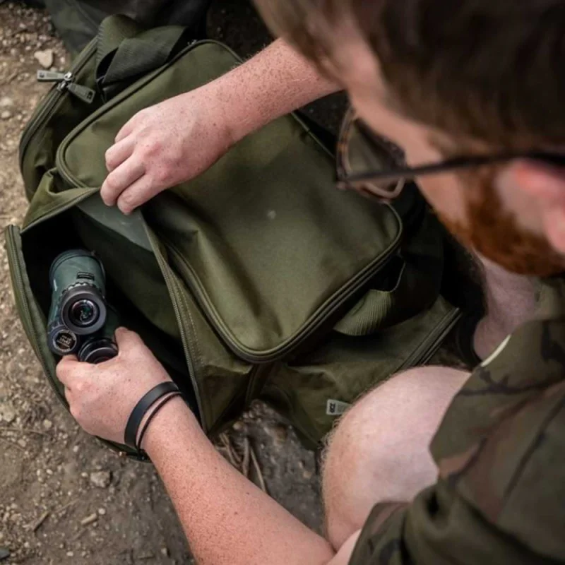 Сак DAIWA Black Widow Compact Tackle Bag