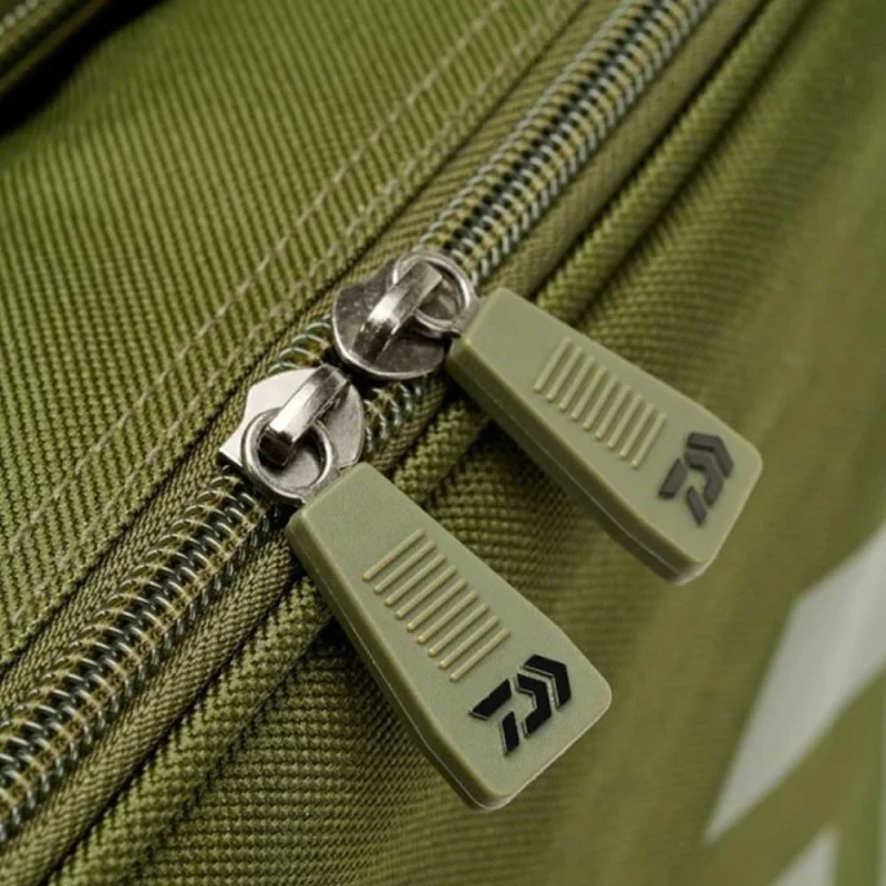 Сак DAIWA Black Widow Compact Tackle Bag