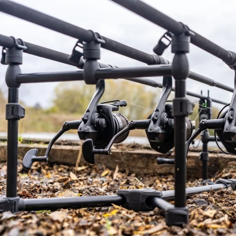 Стойка за въдици DAIWA Black Widow Low Level 3 Rod Pod