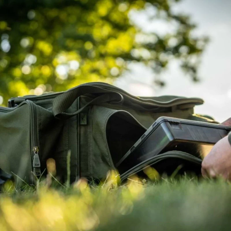 Сак DAIWA Black Widow Low Level Carryall