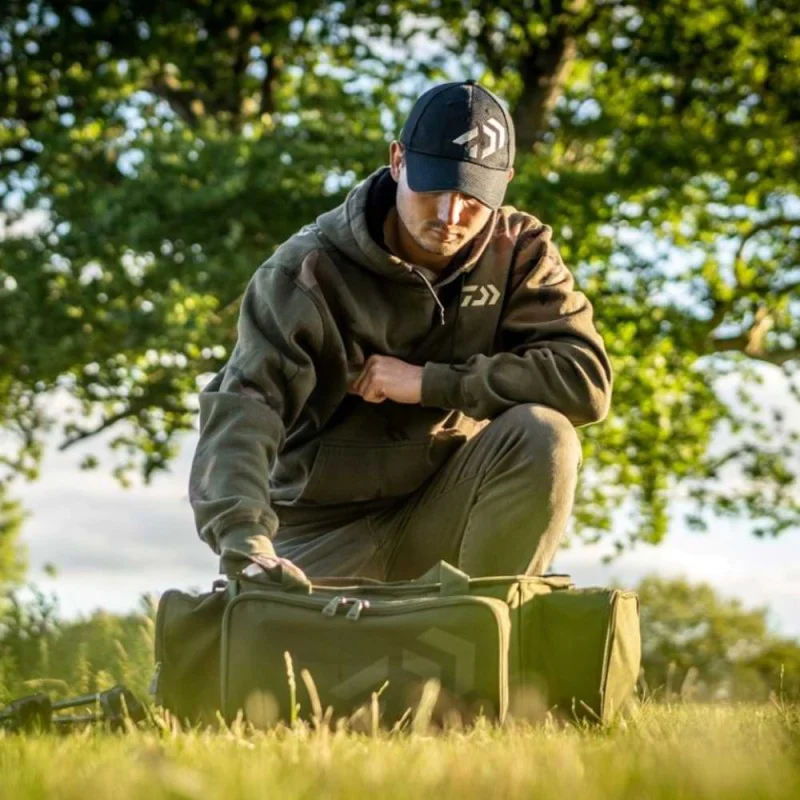 Сак DAIWA Black Widow Low Level Carryall