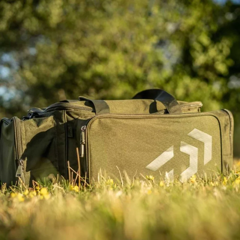 Сак DAIWA Black Widow Low Level Carryall