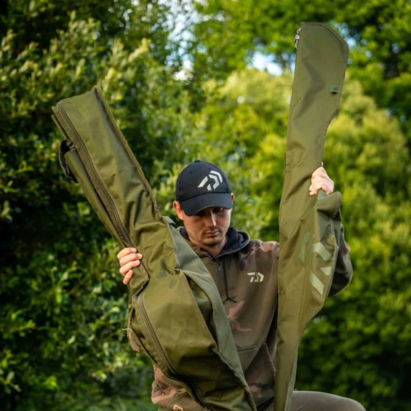 Калъф за въдица DAIWA Black Widow Rod Sleeve 12ft