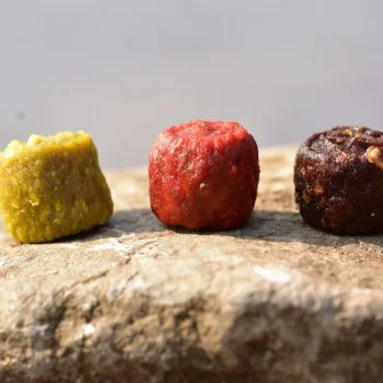 DYNAMITE BAITS Big Fish River Durable Hook Pellets 12mm - Cheese and Garlic