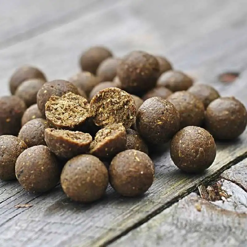 Протеинови топчета DYNAMITE BAITS Hot Fish and GLM Boilie 1.8kg