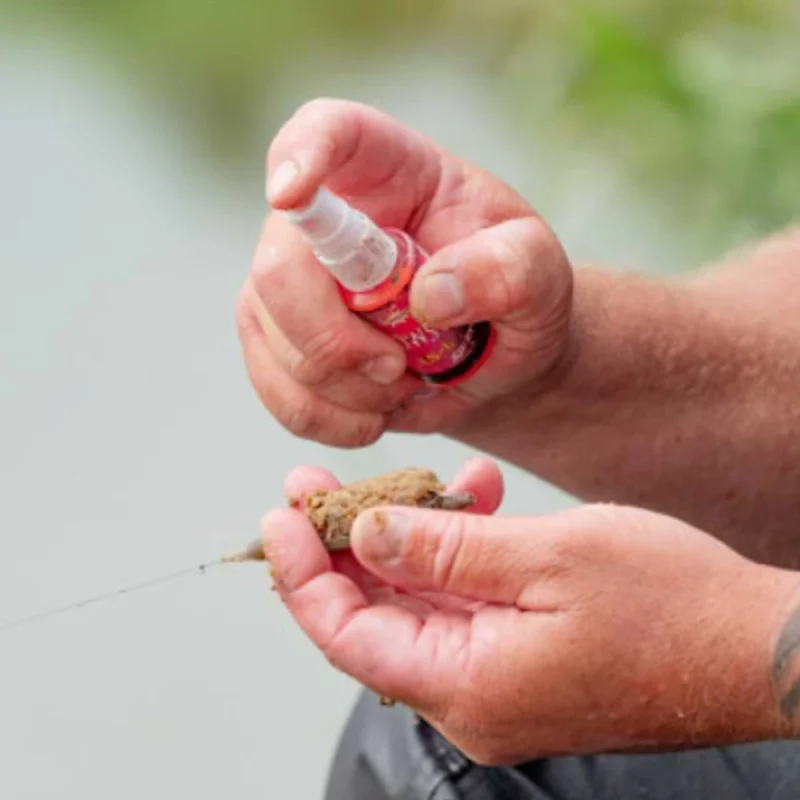 Ароматизиращ спрей DYNAMITE BAITS Wowser Bait Spray ES-B 30ml