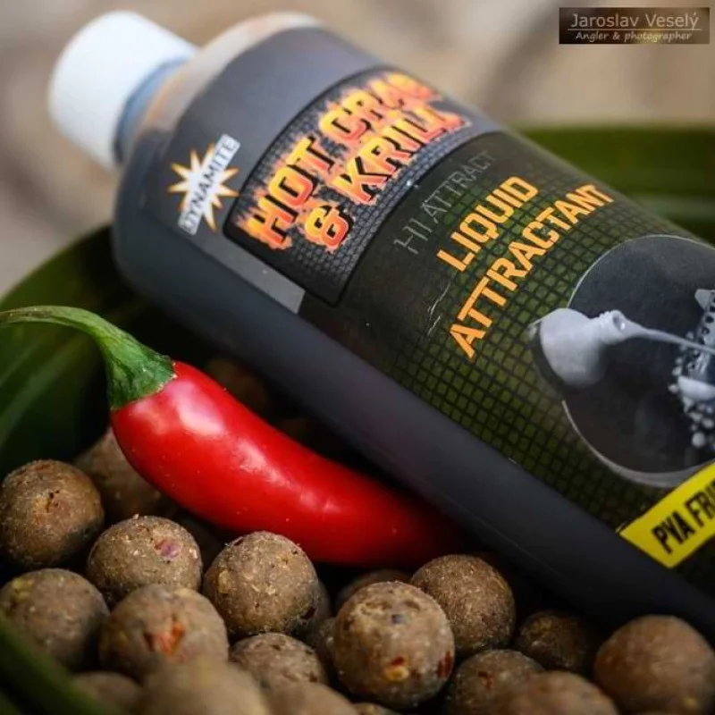 Течен ароматизатор DYNAMITE BAITS Hot Crab and Krill Liquid Attractant 500ml