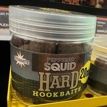 Стръв DYNAMITE BAITS Peppered Squid Hard Hookbaits 20mm