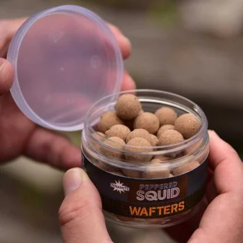 Неутрални топчета DYNAMITE BAITS Peppered Squid Wafters 15mm