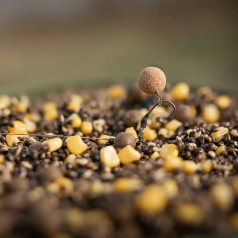 Плуващо топче DYNAMITE BAITS Peppered Squid Foodbait Pop-ups 15mm