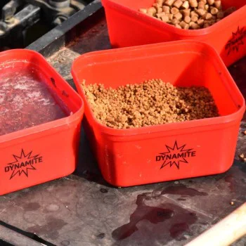 Кутии за стръв DYNAMITE BAITS Bait Box