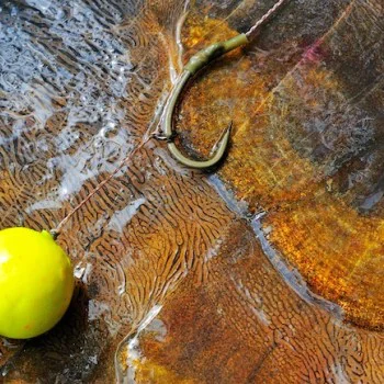 Плуващи топчета DYNAMITE BAITS Pineapple Banana Fluro Pop-Up