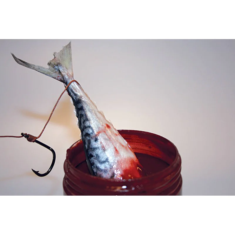 Течен ароматизатор DYNAMITE BAITS Bloodied Eel Bait Dip 270ml