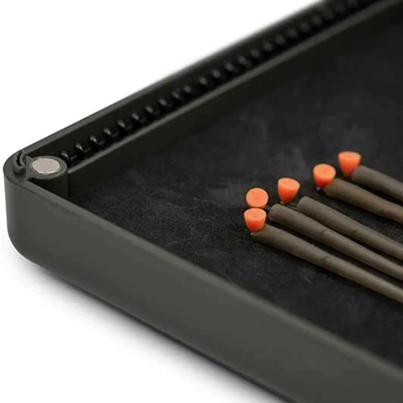 Класьор FOX Edges Medium Rig Box Inc 50 pins