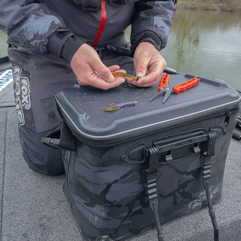 Чанта за аксесоари FOX RAGE Medium Camo Welded Bag