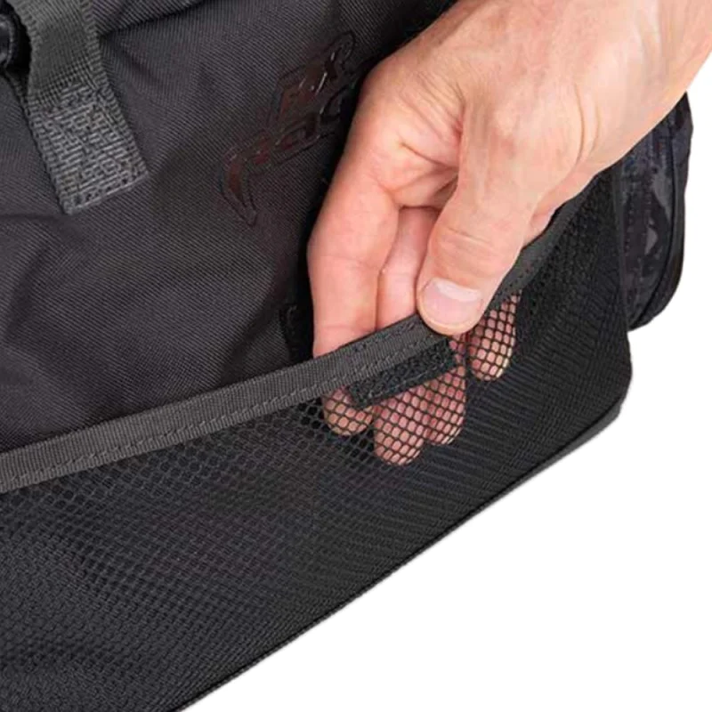 Чанта FOX RAGЕ Voyager Camo Medium Tackle Bag