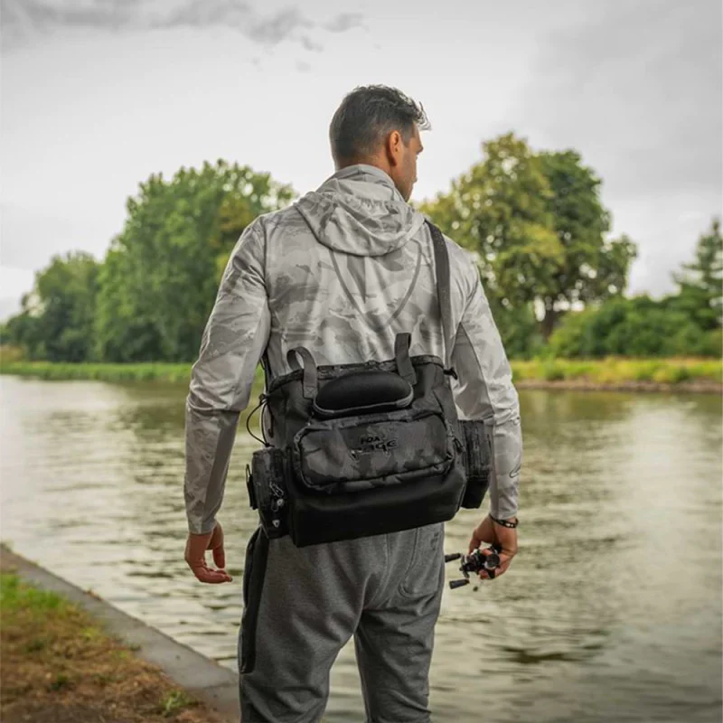 Чанта FOX RAGЕ Voyager Camo Medium Tackle Bag