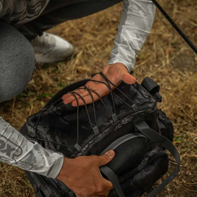 Чанта FOX RAGЕ Voyager Camo Medium Tackle Bag