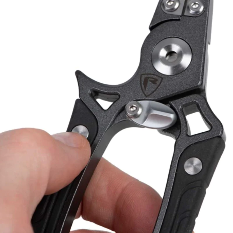 Клещи FOX RAGE Belt Pliers 18.5cm