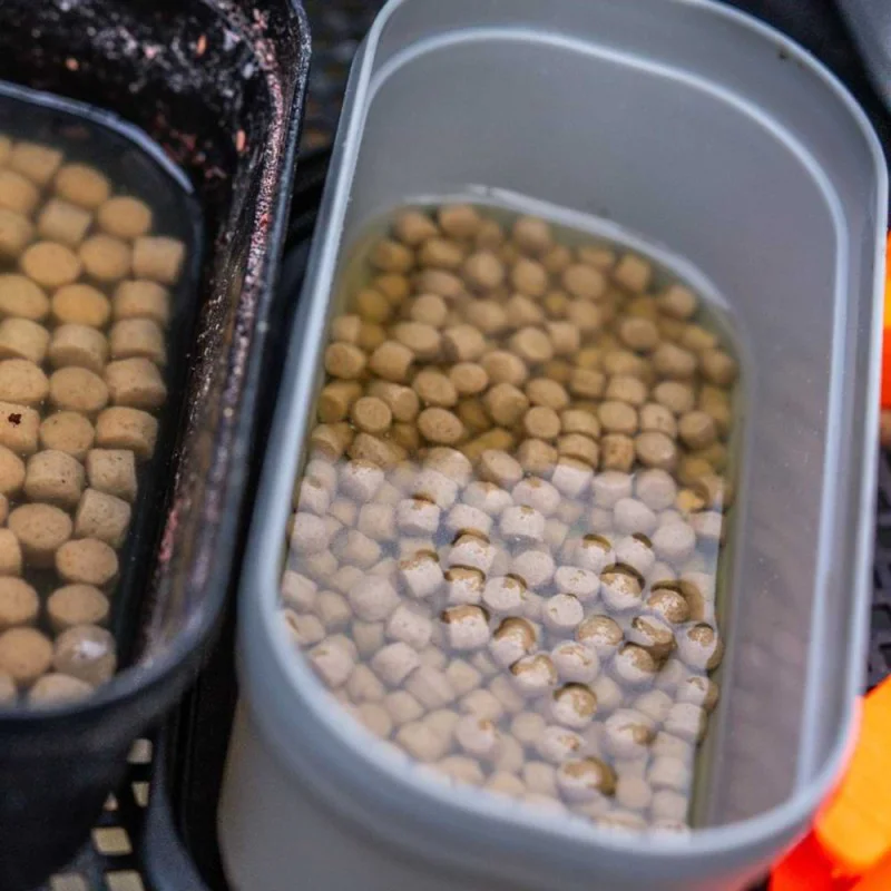 Кутия за стръв GURU Conti Bait Box 1.1 Pint Grey