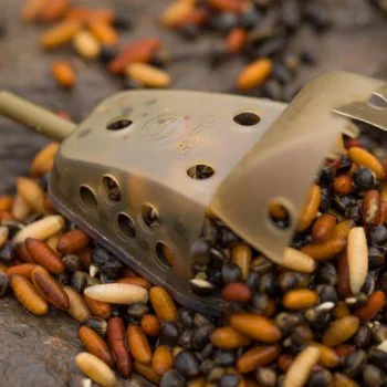 Хранилка за червей GURU Maggot Feeder