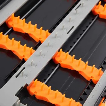 Класьор за поводи GURU Adjustable Rig Case 15 inch