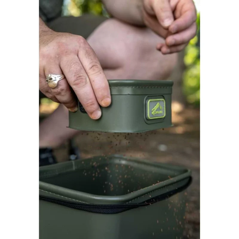 Кутия за стръв и аксесоари KORUM EVA Solid Bait Station