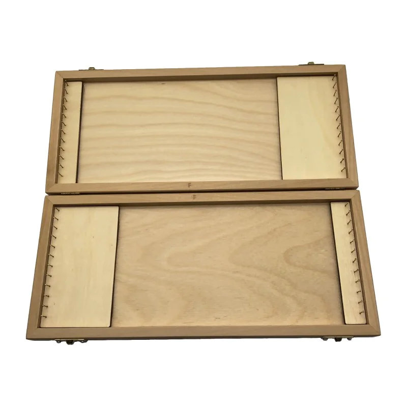 Класьор за поводи MF Wood Rig Case 30cm
