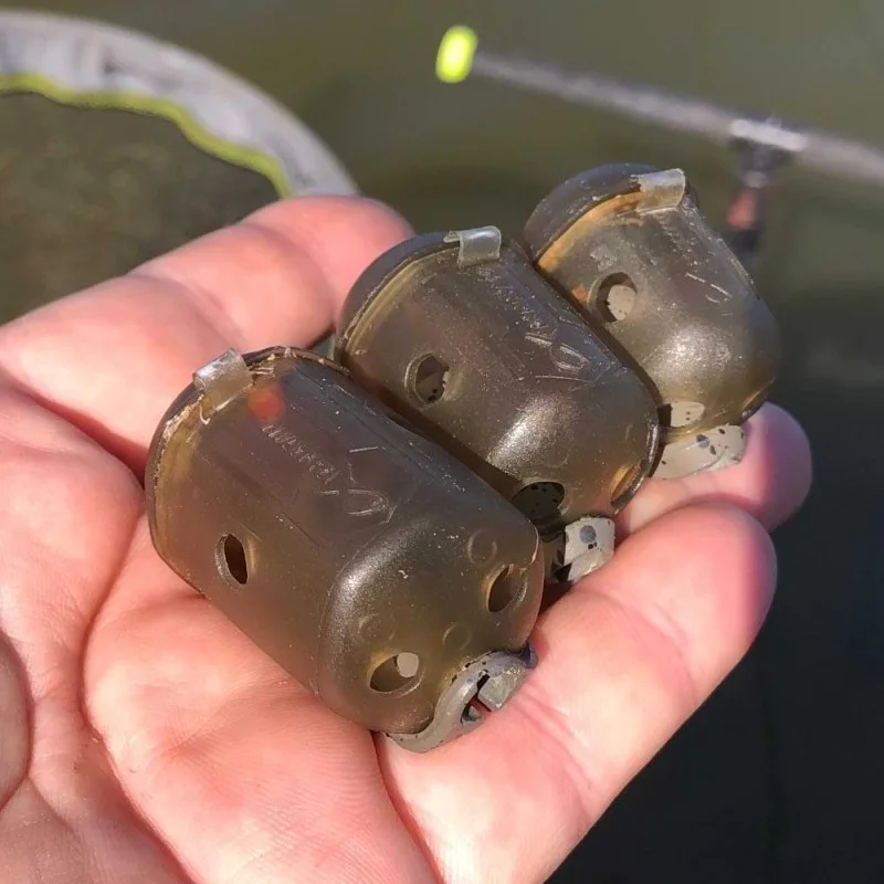 Хранилка за бял червей MATRIX Inline Maggot Feeder Medium