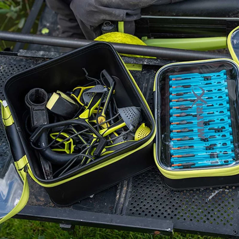 Кутия за аксесоари MATRIX Large EVA Case 250