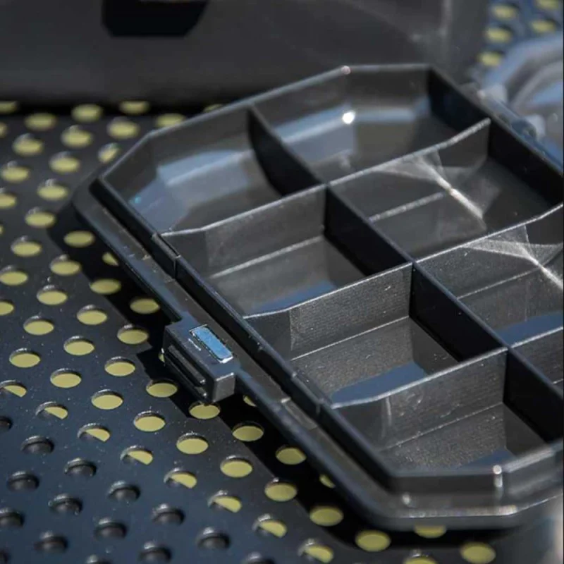 Кутия за аксесоари MATRIX 8 Compartment Shallow Accessory Box