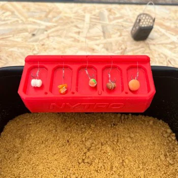 Поставка за куки със стръв NYTRO Klip-On Bait Tray