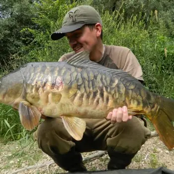 DYNAMITE BAITS Marine Halibut Pre Drilled Pellets 900gr