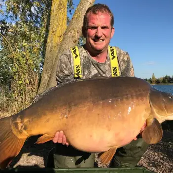 DYNAMITE BAITS Monster Tiger Nut Red-Amo Boilies