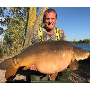 DYNAMITE BAITS Monster Tiger Nut Red-Amo Boilies