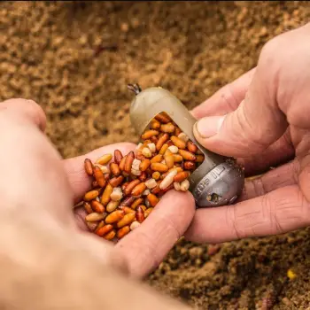 GURU X-Change Window Feeder