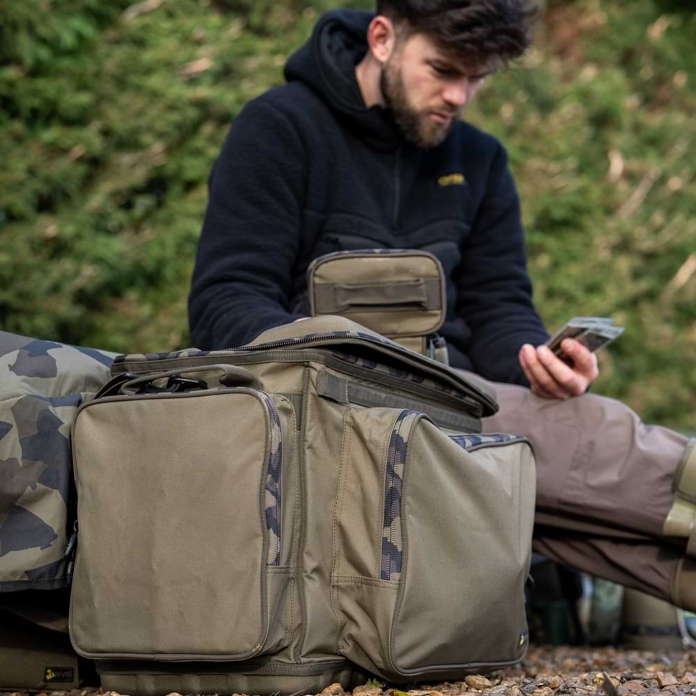 AVID CARP RVS Deluxe Hard-Top Carryall - Standard 