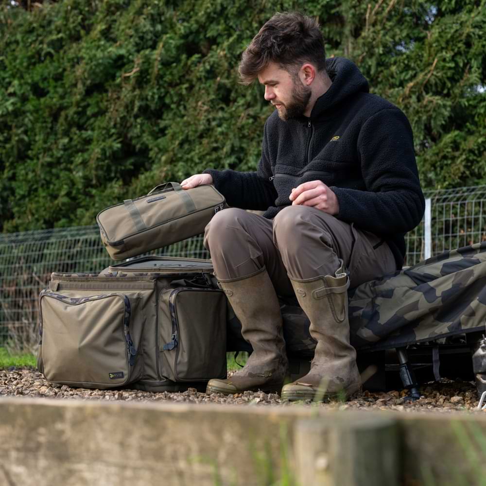 AVID CARP RVS Deluxe Hard-Top Carryall - Standard 