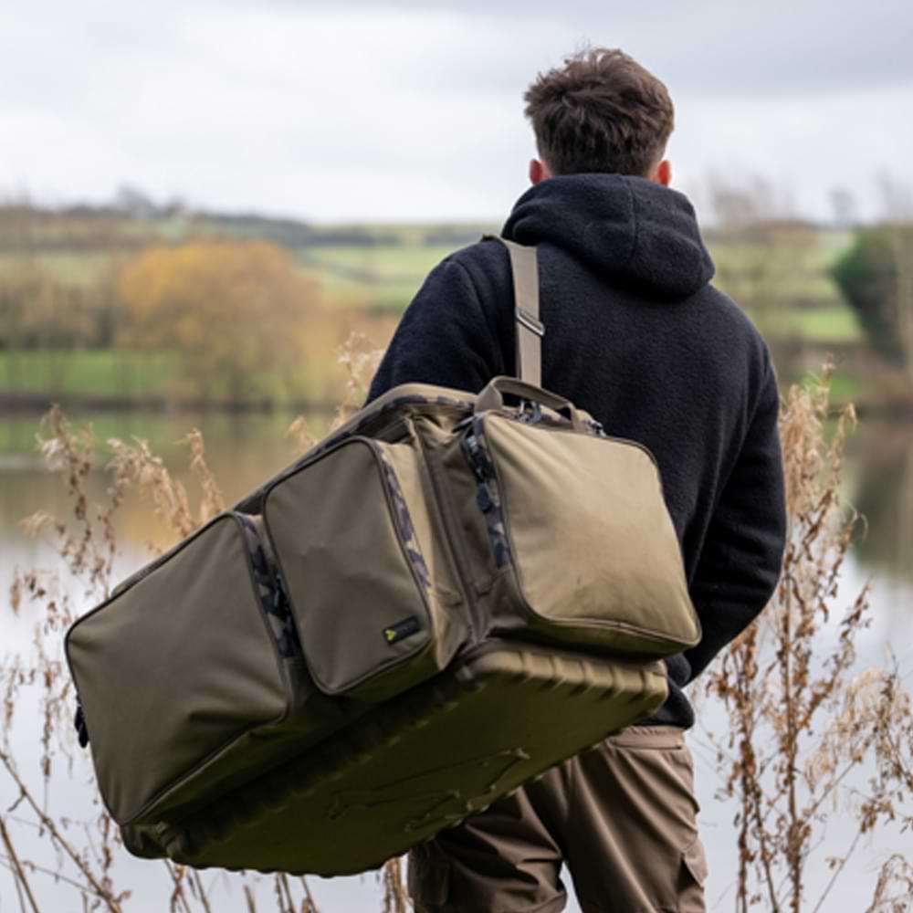 AVID CARP RVS Deluxe Hard-Top Carryall - XL